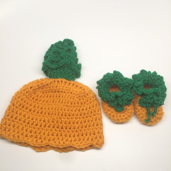 HP🍍Pineapple baby hat and shoe set crochet 0-3mo - Picture 5 of 8